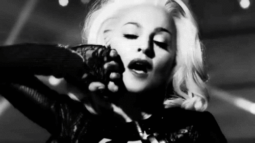  Madonna in 'Girl Gone Wild' Muzik video
