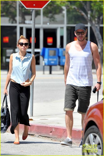  Miley Cyrus: 'Living Dream Life' with Liam Hemsworth