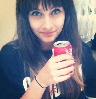  Paris drinking coke :)