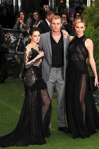  Premiere of 'Snow White and the Huntsman' in London