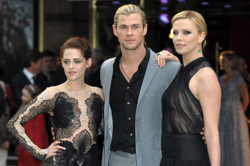  Premiere of 'Snow White and the Huntsman' in लंडन