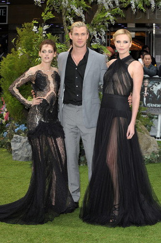  Premiere of 'Snow White and the Huntsman' in London