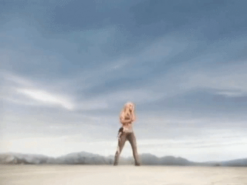  Shakira in 'Whenever, Wherever' موسیقی video