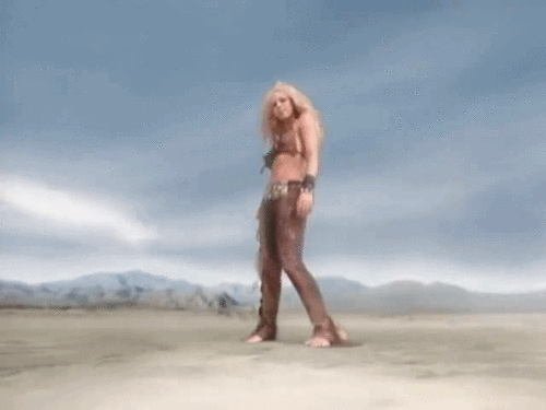  Shakira in 'Whenever, Wherever' musique video