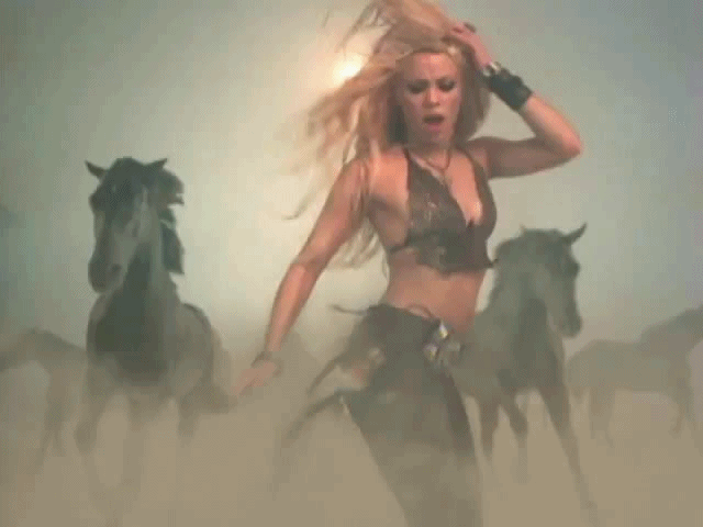 Девушка лошадь клип. Лошадь танцует.