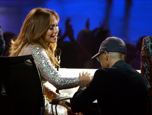  "American Idol" Grand Finale 表示する [23 May 2012]