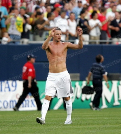  David Beckham shirtless