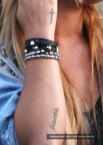  Demi - Leaving a friend's house in Beverly Hills, CA - May 27, 2012