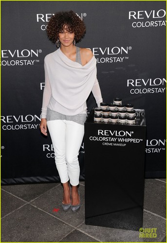  Halle Berry: Revlon ColorStay Launch!
