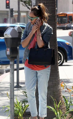  Jessica - Going to a Nail Salon in Los Angeles - May 19, 2012