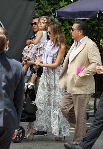  Jessica - Out for Mothers dag in Los Angeles - May 13, 2012