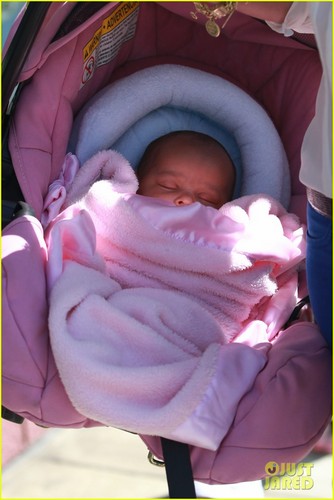  Katherine Heigl: Adalaide's First Pictures!