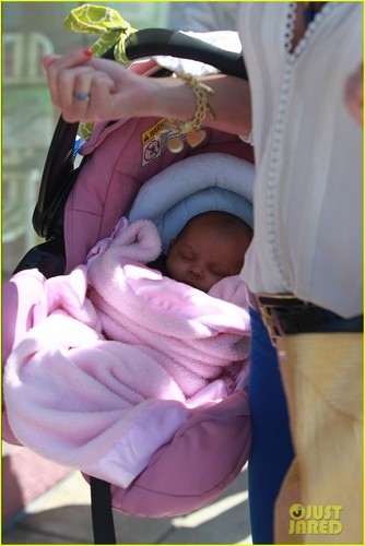  Katherine Heigl: Adalaide's First Pictures!