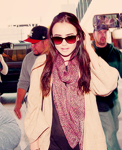  Lily Collins | LAX Airport (May 26, 2012)
