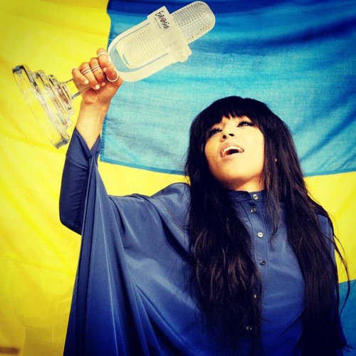  Loreen with her Eurovision trophy