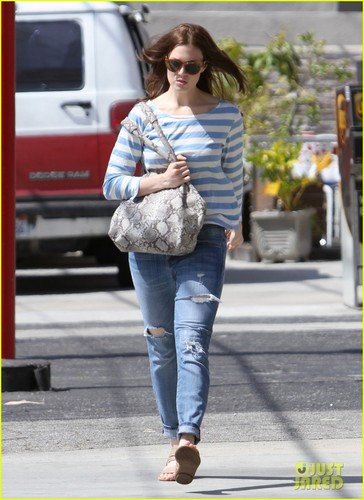  Mandy Moore: Box Brothers Shopping!