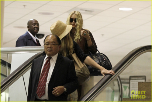  Mary-Kate Olsen - At LAX Airport, May 16, 2012