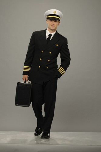  Mike Vogel as Dean Lowery - Pan Am