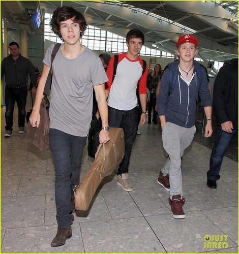  One Direction Heads out of Heathrow