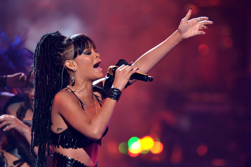 Performing On American Idol Season 11 Grand Finale Show [23 May 2012]