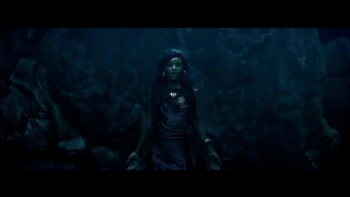  Rihanna in 'Where Have u Been' muziek video