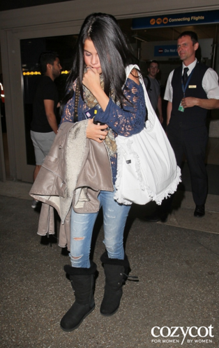  Selena - Arriving at the LAX - May 26, 2012