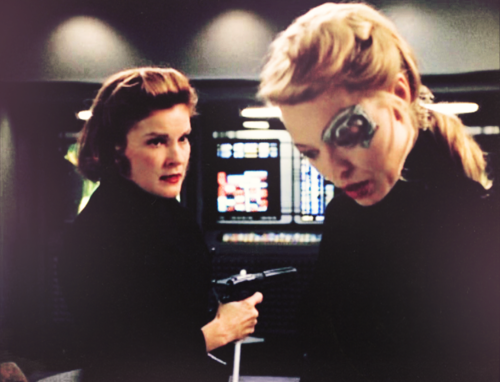  Seven and Janeway