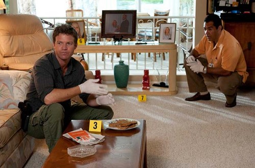  The Glades (2x02) Old Ghosts