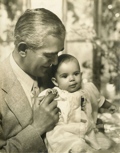  Boris Karloff and Daughter Sara Jane