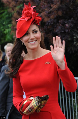  Duchess Catherine at the Jubilee river pageant