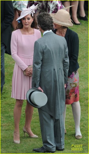  Duchess Kate: Buckingham Palace Garden tè Party!