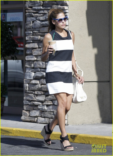  Eva - Walking in Los Angeles, June 01, 2012