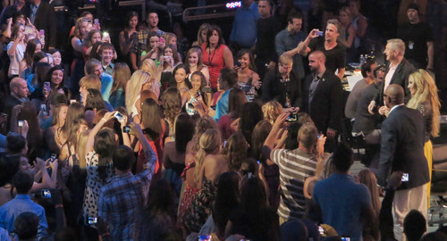  لومڑی The X Factor Auditions in Kansas City, Missouri [8 June 2012]