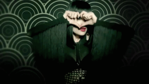  Jessie J in 'Domino' 音乐 video