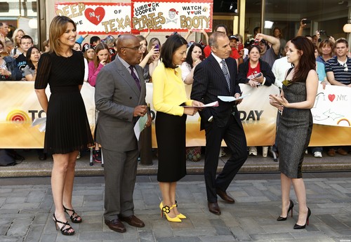  Kristen at "The Today Show" in New York - 31/05/12.