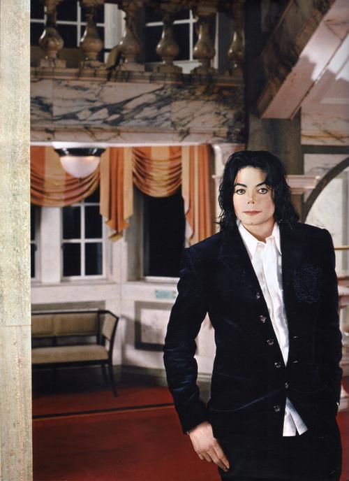 Michael Jackson Featured in the Gold Magazine (2002) - Invincible era ... Michael Jackson In Gold Magazine