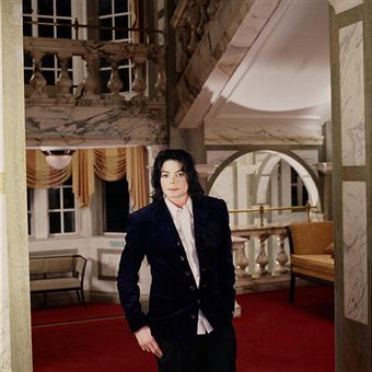 Michael Jackson Featured in the Gold Magazine (2002) - Invincible era ... Michael Jackson In Gold Magazine