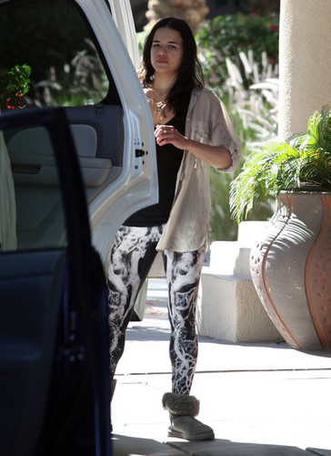 Michelle - Checked out of her hotel in Palm Springs, April 16, 2012