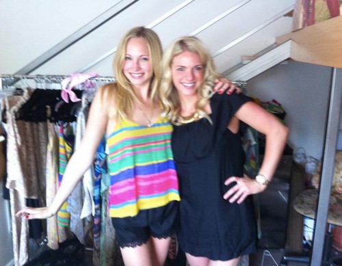  New pic of Candice with the girls of "Show Me Your Mumu".