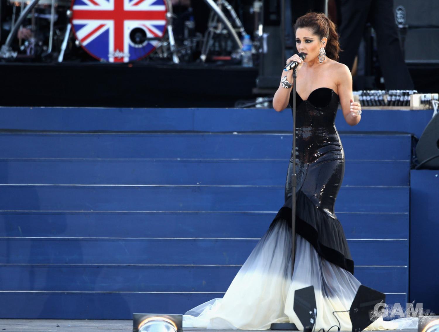 Performing At The Diamond Jubilee Concert In London [4 June 2012]