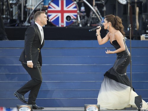 Performing At The Diamond Jubilee Concert In London [4 June 2012]
