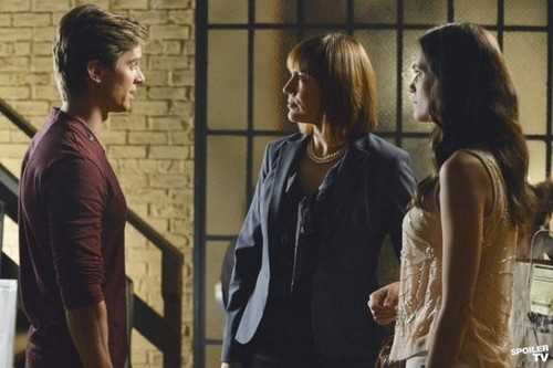  Pretty Little Liars - Episode 3.04 - Birds of A Feather - Promotional фото