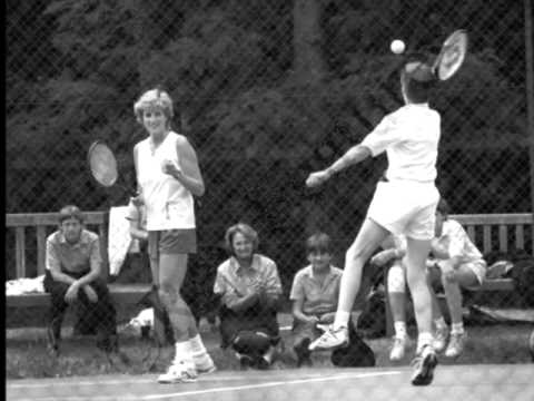  Princess Diana playing tenis with Prince William