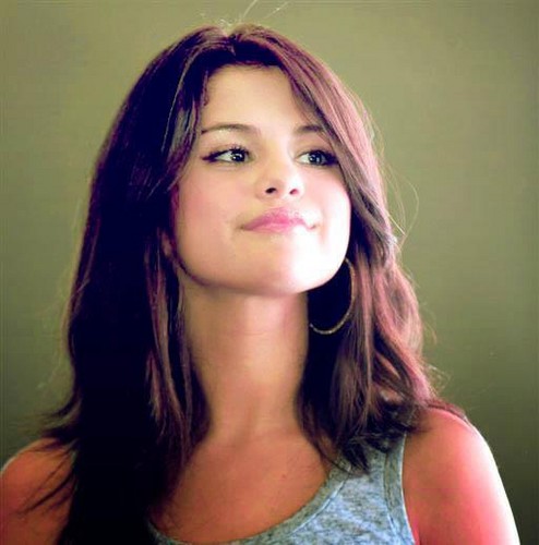  Selena Gomez Cute <3