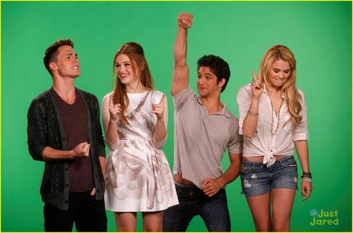  TYLER, COLTON AND HOLLAND VISIT MTV’S 10 ON bahagian, atas