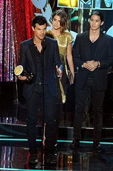  Taylor at 2012 音乐电视 Movie Awards