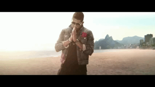  Usher in 'Without You' Musica video