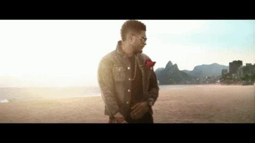  Usher in 'Without You' musique video