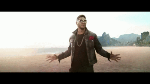  Usher in 'Without You' muziek video