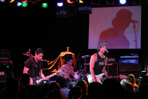  live dokar, pertunjukan with his band lost In Kostko at The Roxy on Sunset Blvd